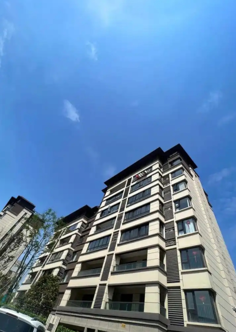 “这是欺诈”，杭州，一女子花760万买了一套二手房，入住一年后，邻居无意间问母亲