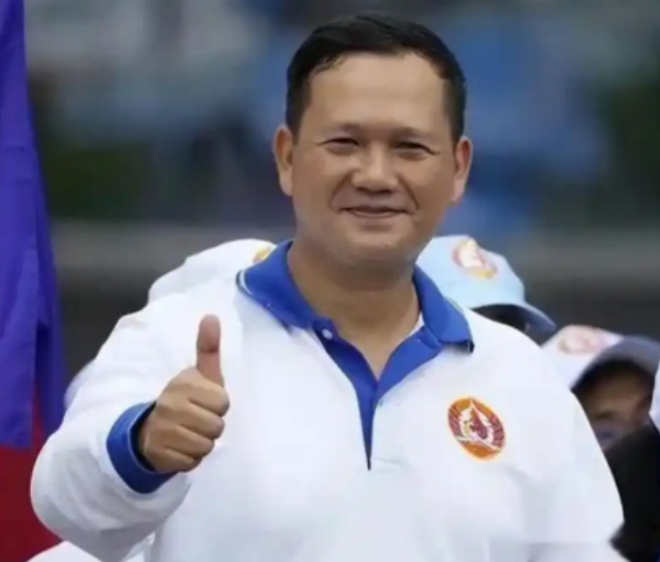 突发！
柬埔寨首相偷偷宣布了
7月28日突发！洪玛奈深夜官宣，今天将亲自带团飞往