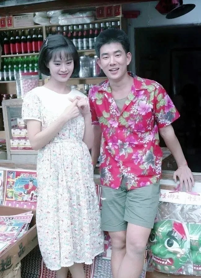 任贤齐旁边的美女是谁？