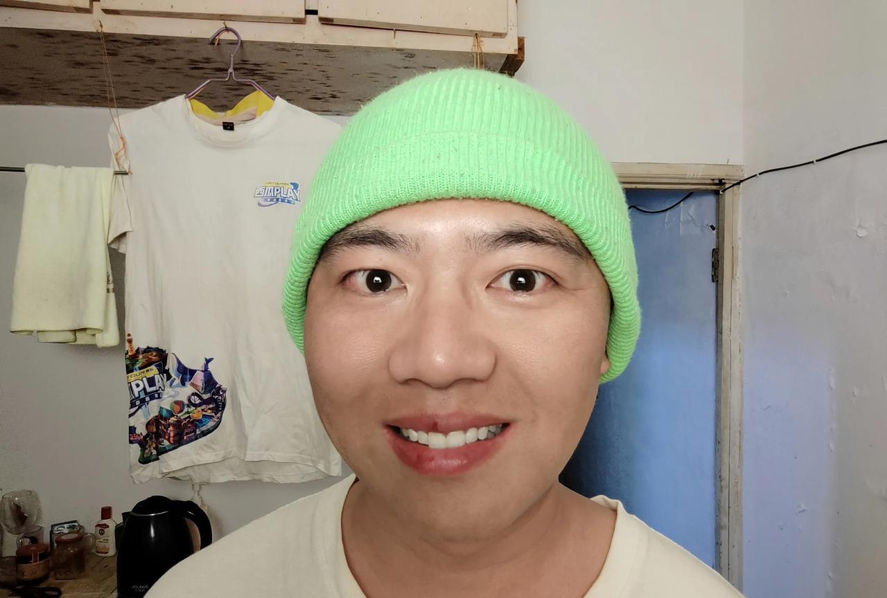 一个黑龙江女孩又发私信又打电话想让我去找她，她说会给我提供免费住宿，还说会合理安