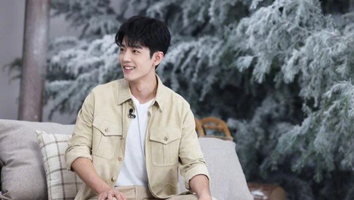 这波 Ralph Lauren 活动造型，是把美式松弛焊在温润骨相里的冬日浪漫教科书