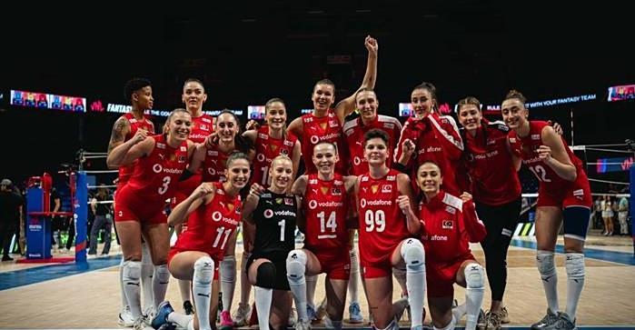 什么叫报应？大概这就是吧
女排世联赛前赛会冠军土耳其女排
为了在2025世联赛总