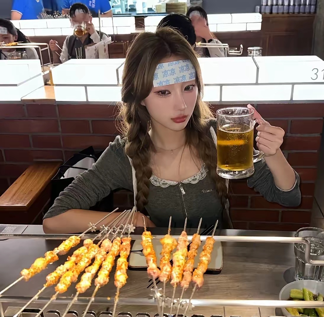 不光韩国人、新加坡人，就是部分香港和台湾地区的本地人，都把讨厌大陆人挂在脸上。