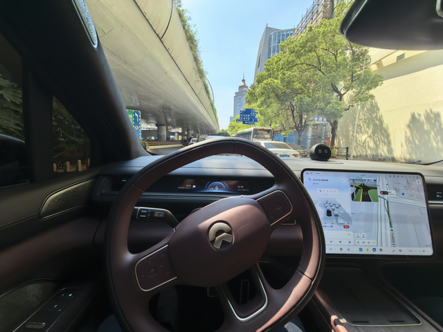 试驾初体验
1.优秀的驾驶质感，没有大车的感觉
2.乘坐相当的舒服，座椅不错
3