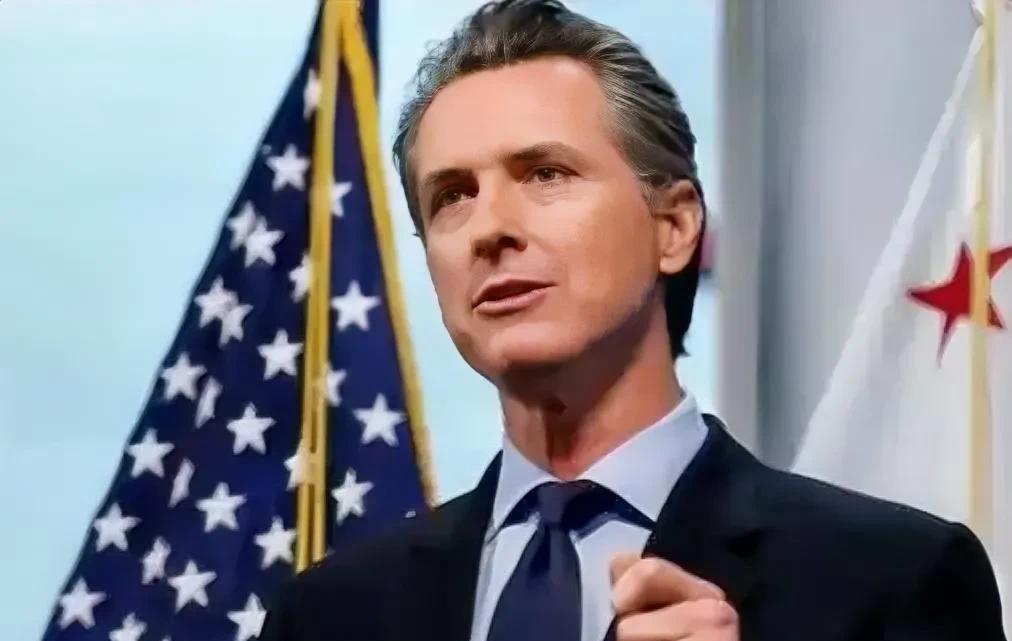 #加州将就关税问题起诉特朗普# 加州州长纽森表示，该州将对特朗普提起诉讼，质疑其
