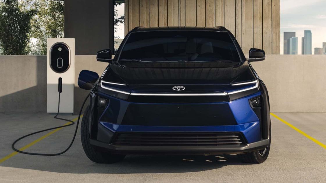 用车成本再降！新款bZ续航破500公里，充电30分钟，起售价更低了