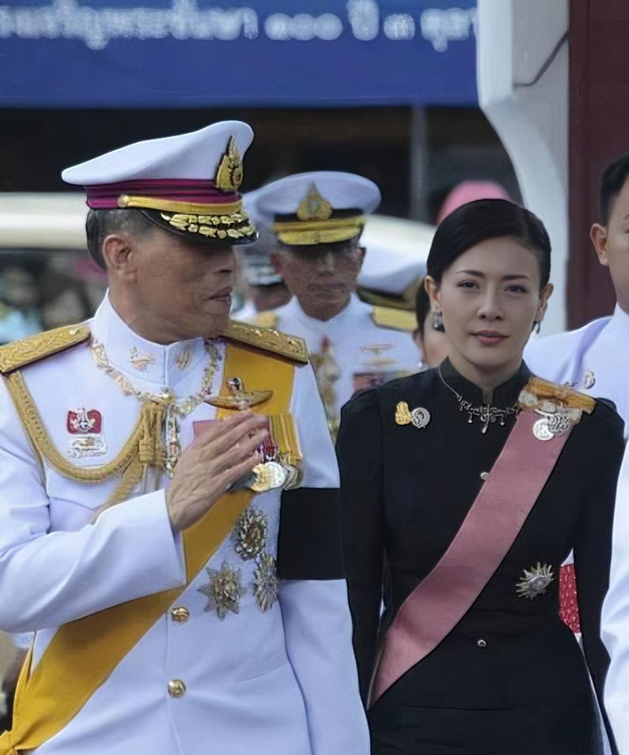 西拉米王妃倾国倾城，黑丧服盖不住盛世美颜
西拉米王妃出身平民，还有过舞女经历，却