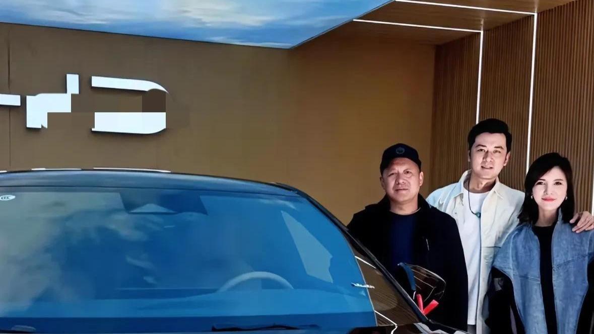 福建夫妻孝心争议刷屏3亿！奔驰变别克竟扯出林峯保时捷？
