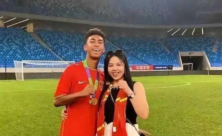 不知道U17国少队上村健一是不是后悔了，因为没有带上主力后卫张洪福，国少队缺少了