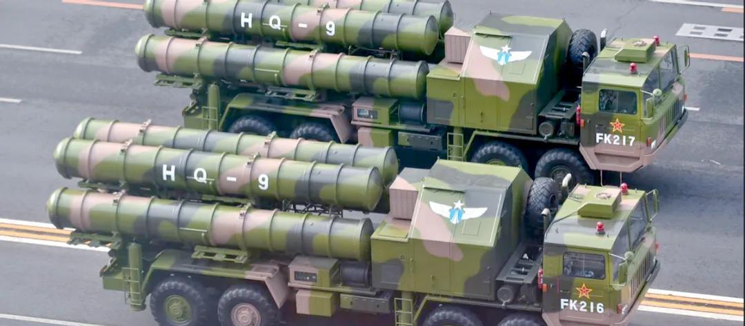 中国目前已经公布的先进防空导弹至少有两款，第一款是大家都很熟悉的红旗9，它也是中