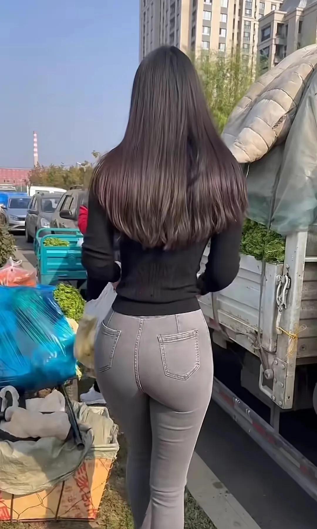 没有夫妻生活就不能过日子了吗？没有爱情总有亲情吧。今天回乡下赶集，在街上碰到了邻