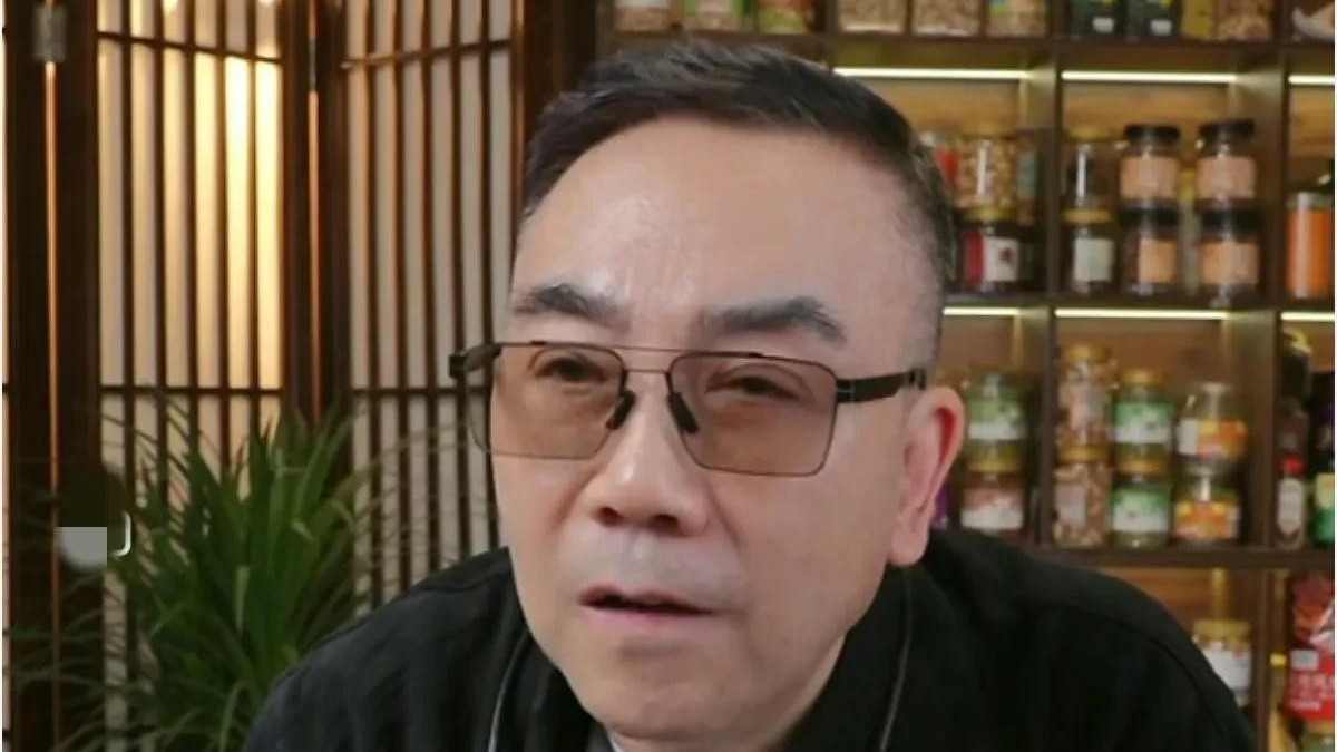 摆知仪式危机：侯耀华放话不参加，杨议直播现场慌了手脚