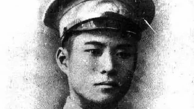 黄维特赦后，在方志敏烈士墓前落泪：50年前，是您领我考进黄埔