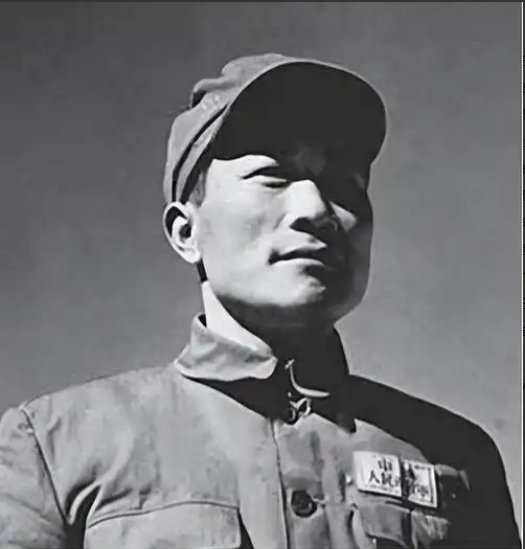 1972年，此人骨灰抵京时，周恩来冒雨迎接，含泪道：“正要重用他的时候，他却过早