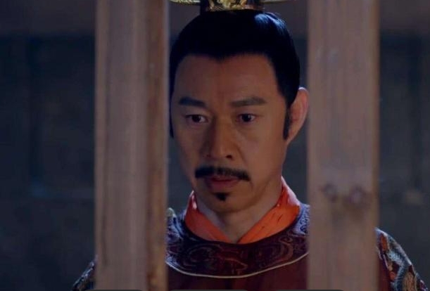	一天，李世民笑眯眯问妹夫薛万彻：“听说你与公主结婚数月还未同房？”薛万彻涨红了