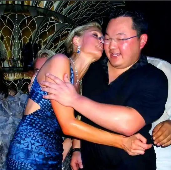 华裔富三代刘特佐，一个肥头大耳，一脸油腻的中年男人，号称“马来西亚和珅”!他豪掷