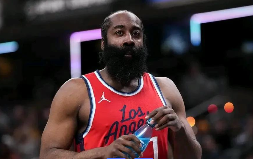快船肯定变强了！黑子只是坏不是蠢，他们说鲍威尔是这个赛季核心大腿，就是为了抹黑哈