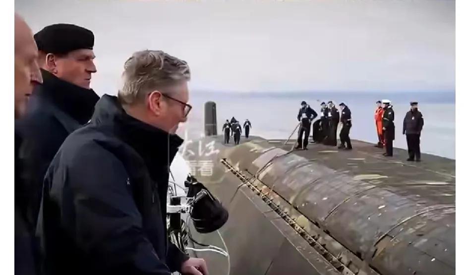 欧洲这头动静不小，英国首相斯塔默6月1日突然宣布要全面转向"备战状态"，说世界更