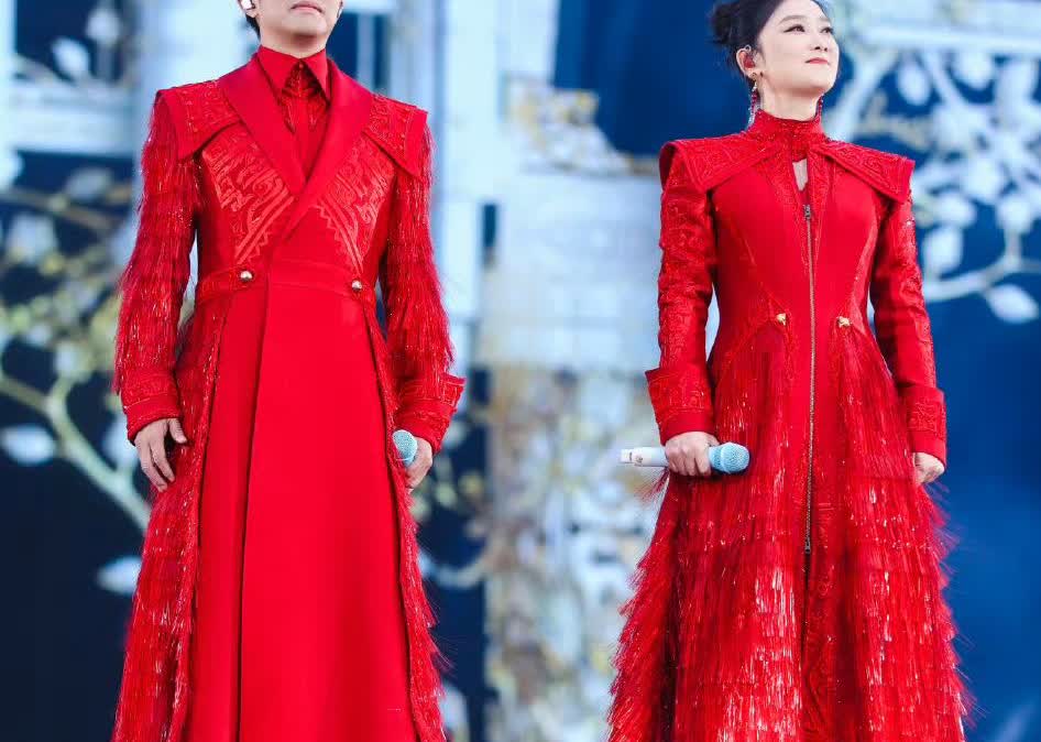 凤凰传奇已经连续取消3站演唱会了
天津站、洛阳站、以及成都站
取消的原因应该