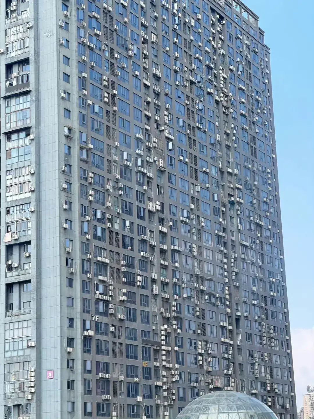 空调外机，这密密麻麻的😱
