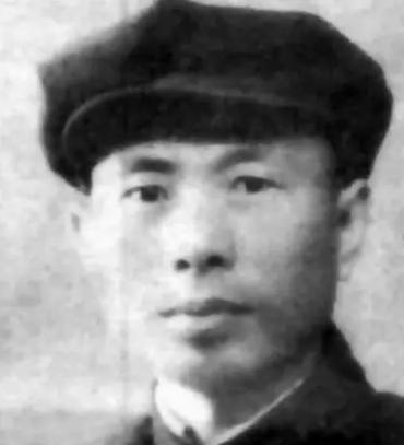 1952年1月，开封市委书记戴季英写完一封信，直接寄往中南海，自恃功高，向毛主席