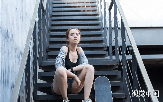 鬼子不顾全国反对执意把核废水排入海中：核废水跟普通饮用水毫无区别，我们的海想怎么放就怎么放