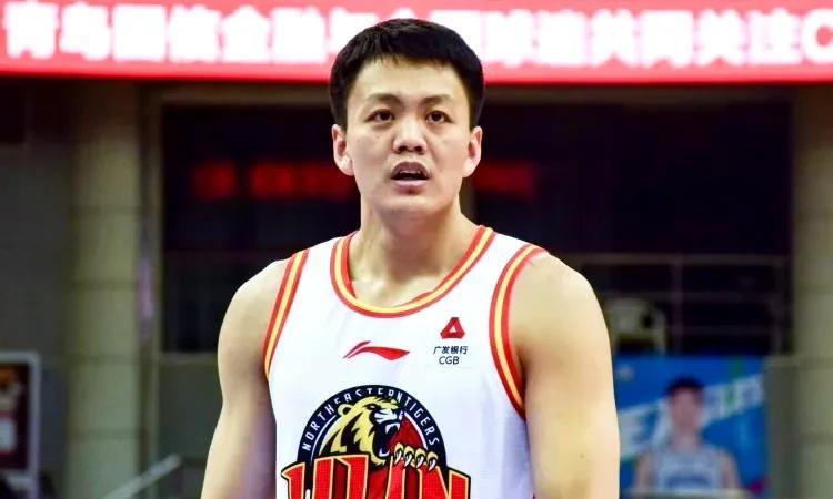 辽宁男篮补强了！辽宁队与吉林队完成交易，用赵率舟和刘雁宇交易得到姜宇星，完成了补