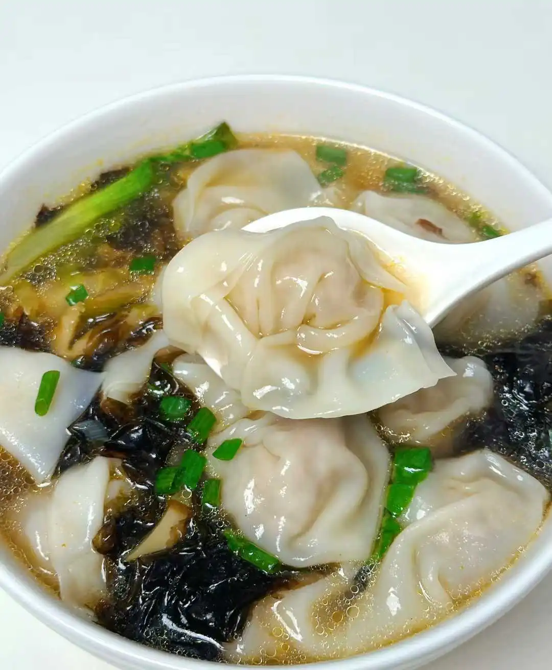 来碗小云吞解解馋，好吃哦