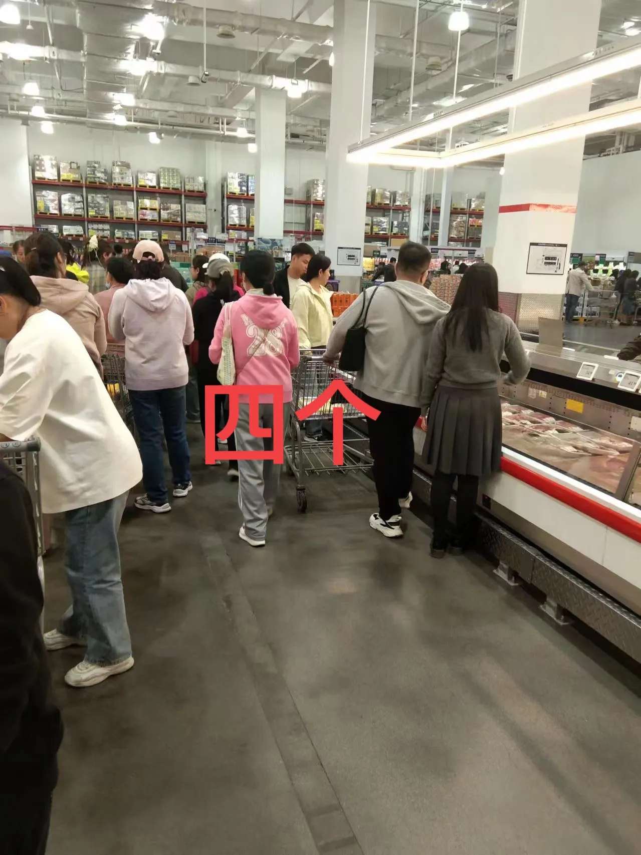 素质低下、脸皮超厚，这几位专业的山姆蹭吃妇女，拉低了大连人的整体素质，真给大连人