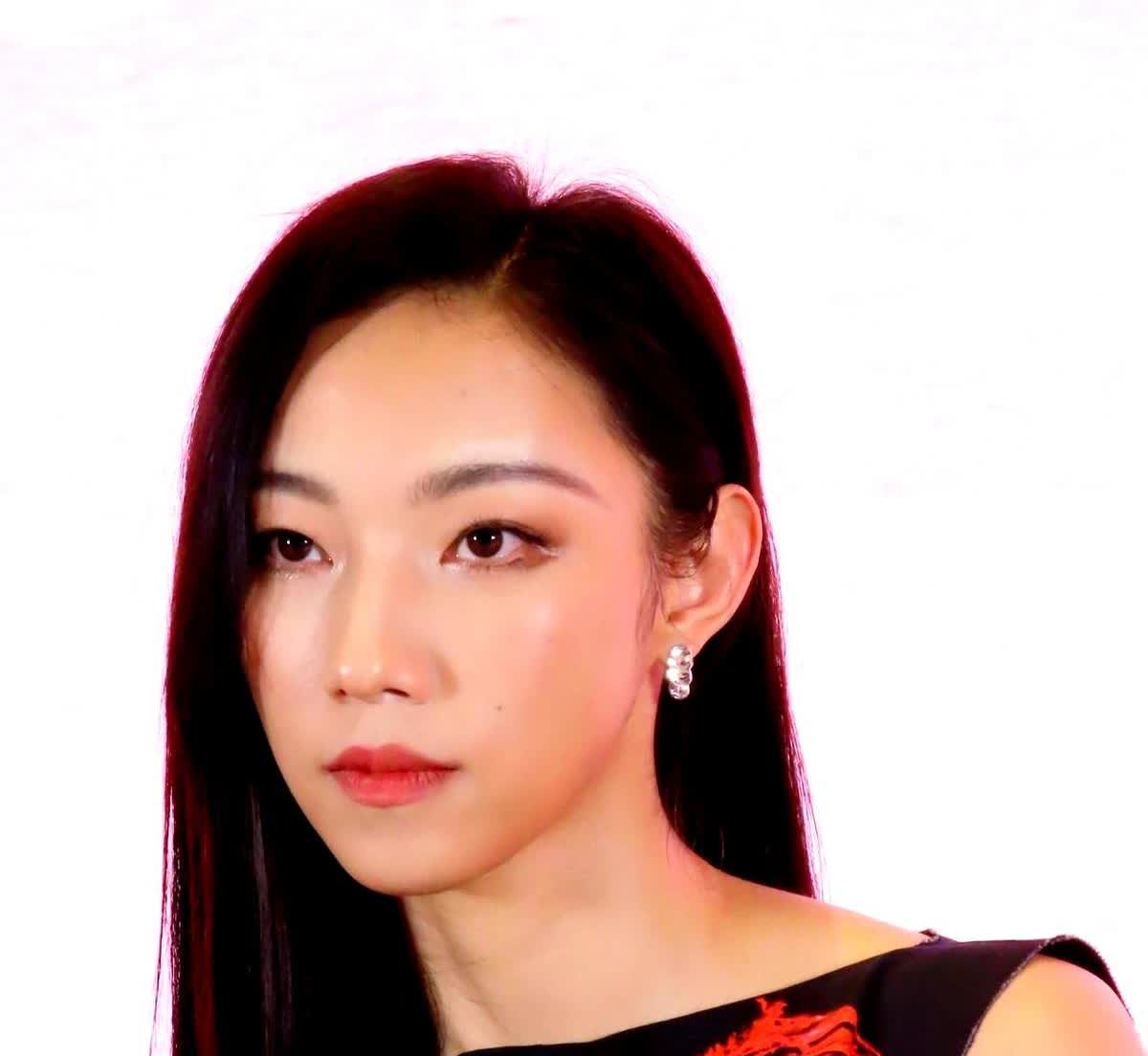 气笑了

那尔那茜真是越扒越有

甚至连参演的角色

都有可能不是自