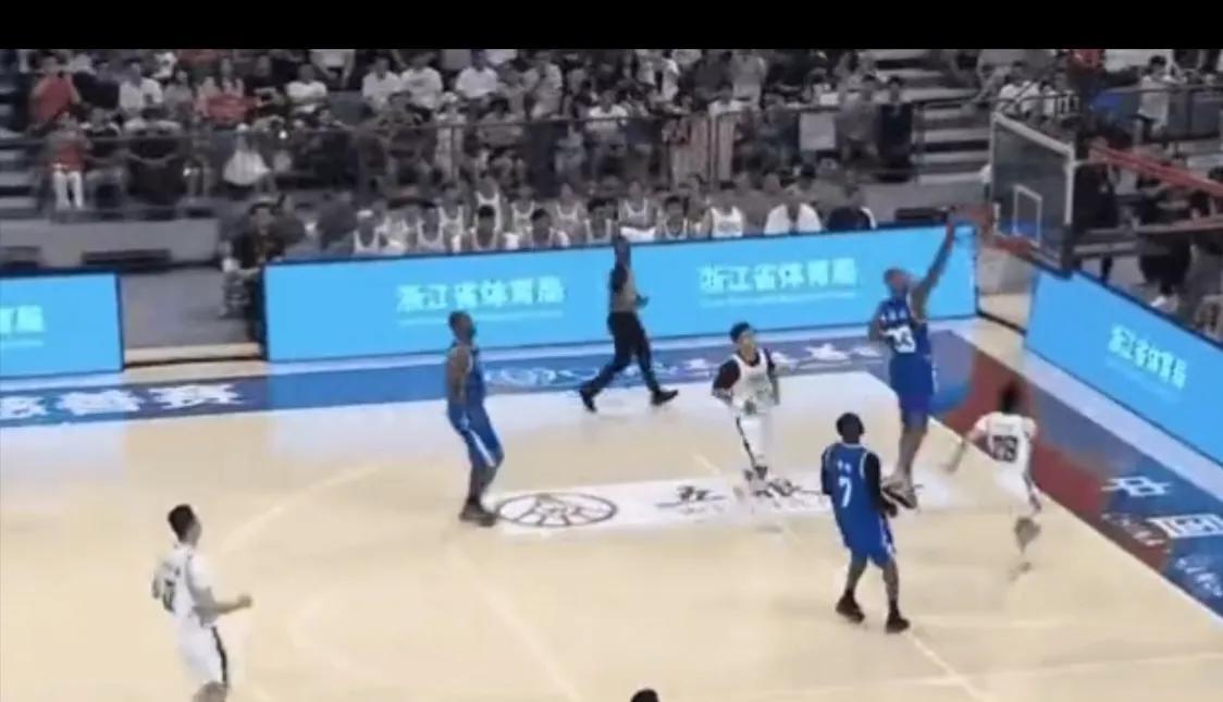 #邓超杰伦布朗领衔姚基金慈善赛阵容#库兹马一点不懂人情世故啊！2025年姚基金慈