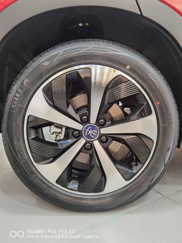 轮毂样式大小
老铁们，有谁知道宋plusDmi轮毂有没有别的样式可以选？有没有大