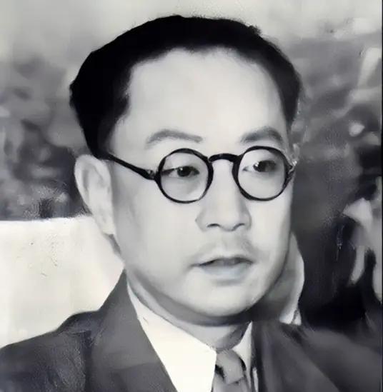 筱玲红死前说，周佛海不是自愿当汉奸，他是为了保命，被日本人逼的，她拿出一本周佛海