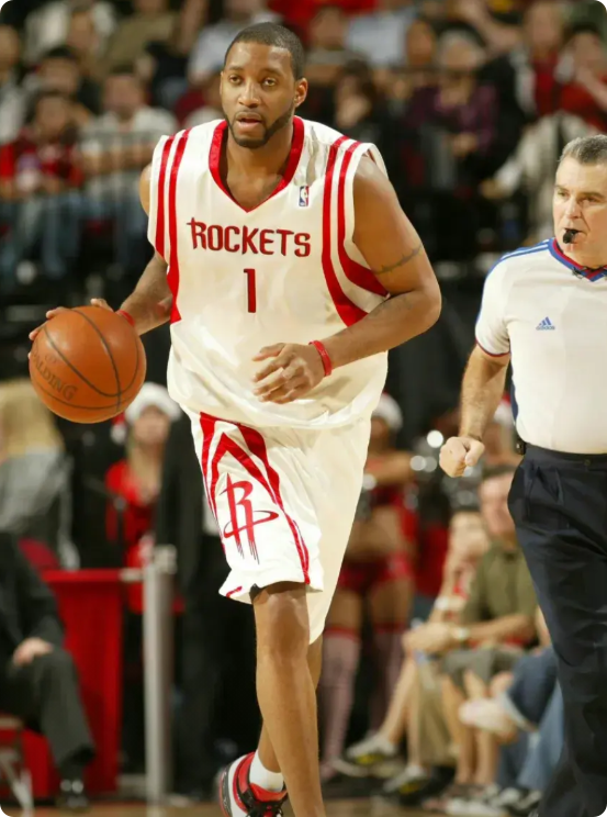 NBA史上单打能力最强的十位球星:
10.东契奇（节奏大师、全能进攻）
9.库里