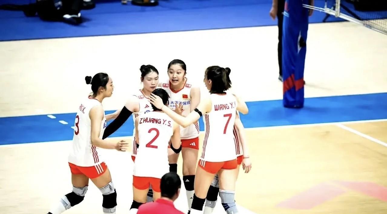 中国女排在香港站以3-2（25-21、22-25、25-15、24-26、16-