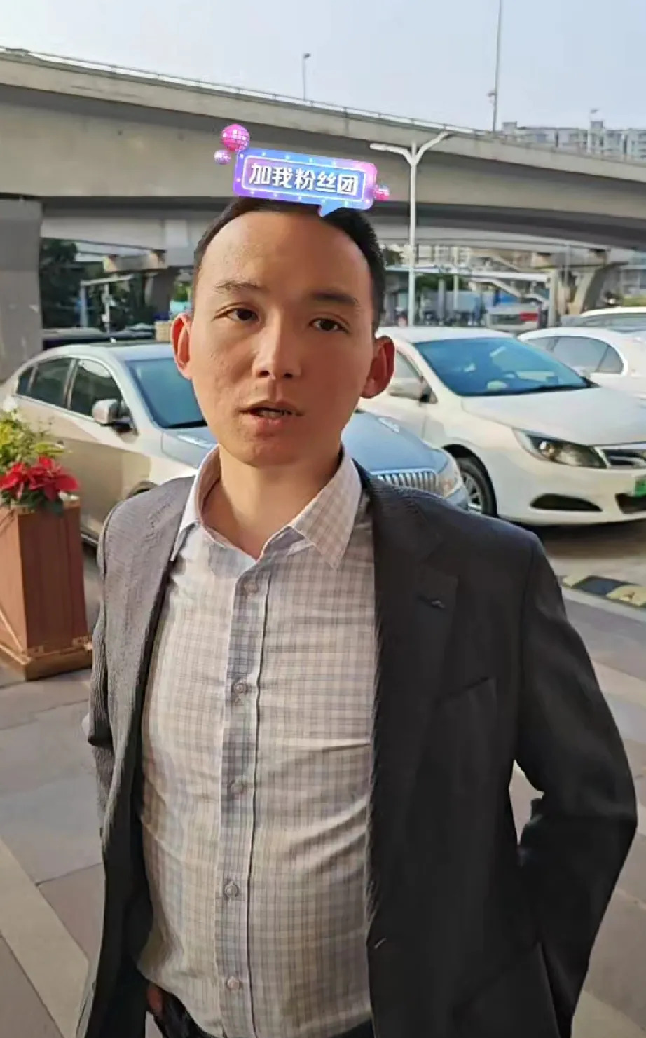 谢浩男回归家庭读研深造











我的天哪！谢浩男居然悄悄回归家庭了