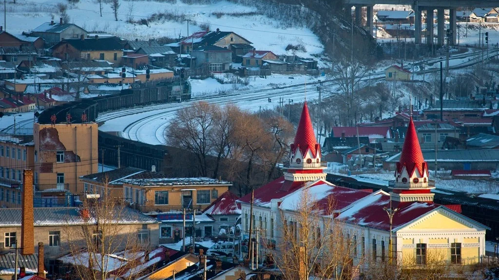 日本机场挤满了回国的人，冬天别只会去北海道了这些地方更加好玩