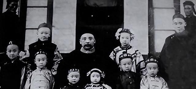 1936年，袁世凯的女儿与曹坤儿子联姻，然而，新婚之夜的新郎新娘却大吵了起来，新