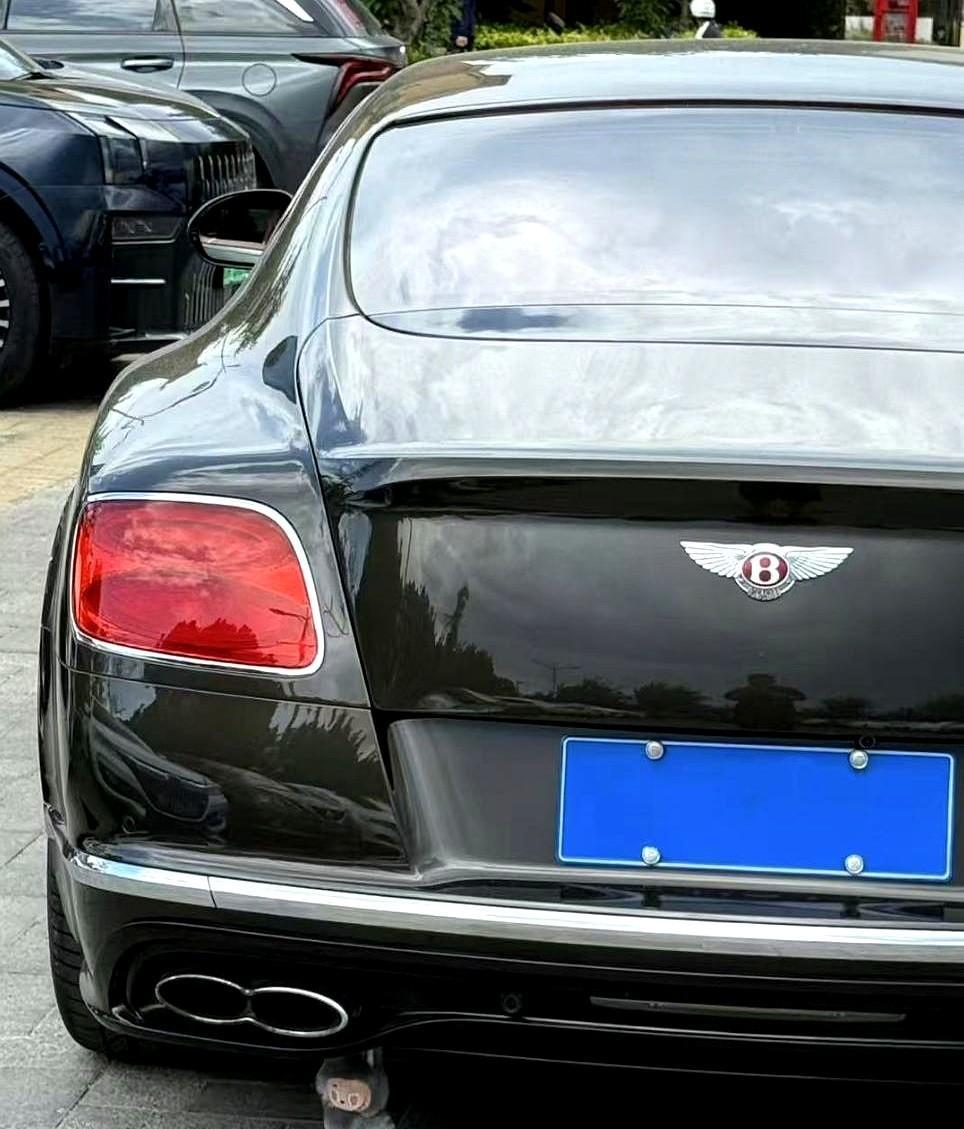 就这一破玩意儿3000，你信吗？
这让我想到之前看人晒过，家里拿青花瓷罐装咸菜，