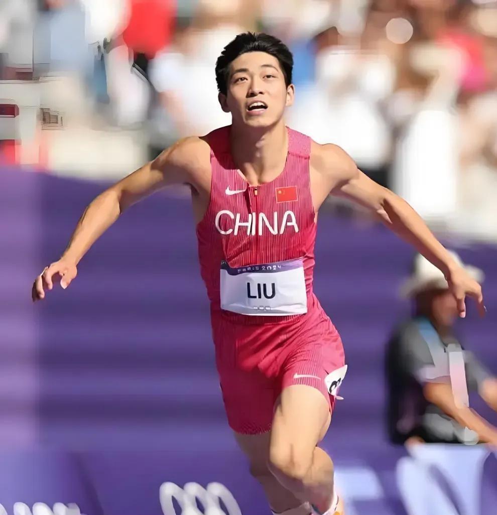 田径世锦赛开赛第三天，中国队终有了收获！女子赵杰，张家乐链球一银铜！可喜可贺！相