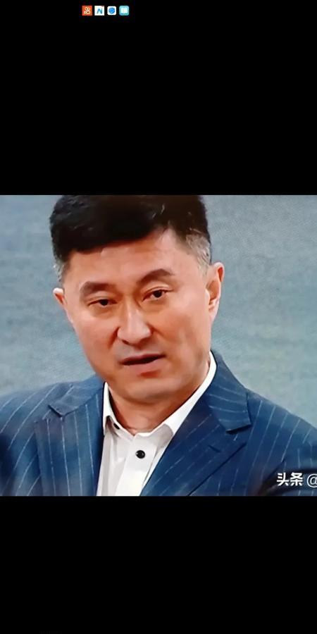 哈维绝杀三分点燃上海滩！
在G2加时鏖战中，上海久事凭借外援哈维的压哨三分以10