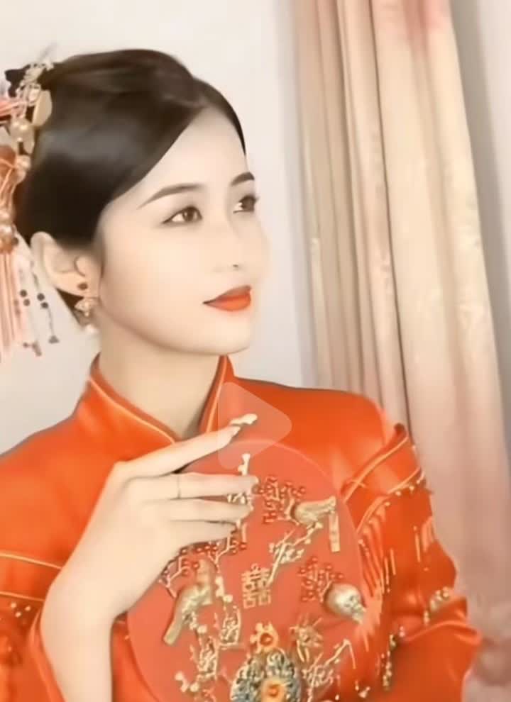 发现没有，今年的七夕节格外的冷清。我想这大抵是因为一个叫瑶瑶的女孩吧！
那个对