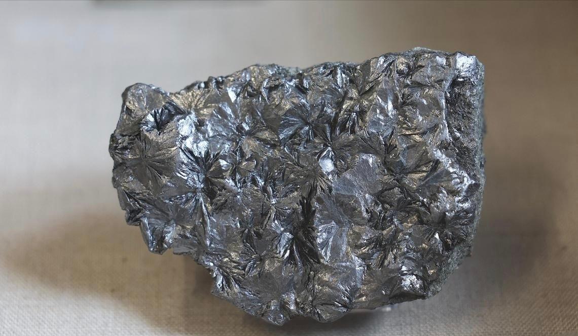 特朗普翻脸？美国对中国一商品加征102%关税，中方反击打中美七寸！
刚好了两天，