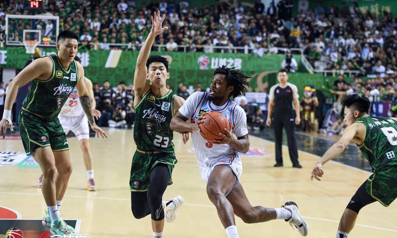 同曦男篮季后赛一轮游，老板娘的2:0实现了0:2，又传说林葳去NBA，这是大门为
