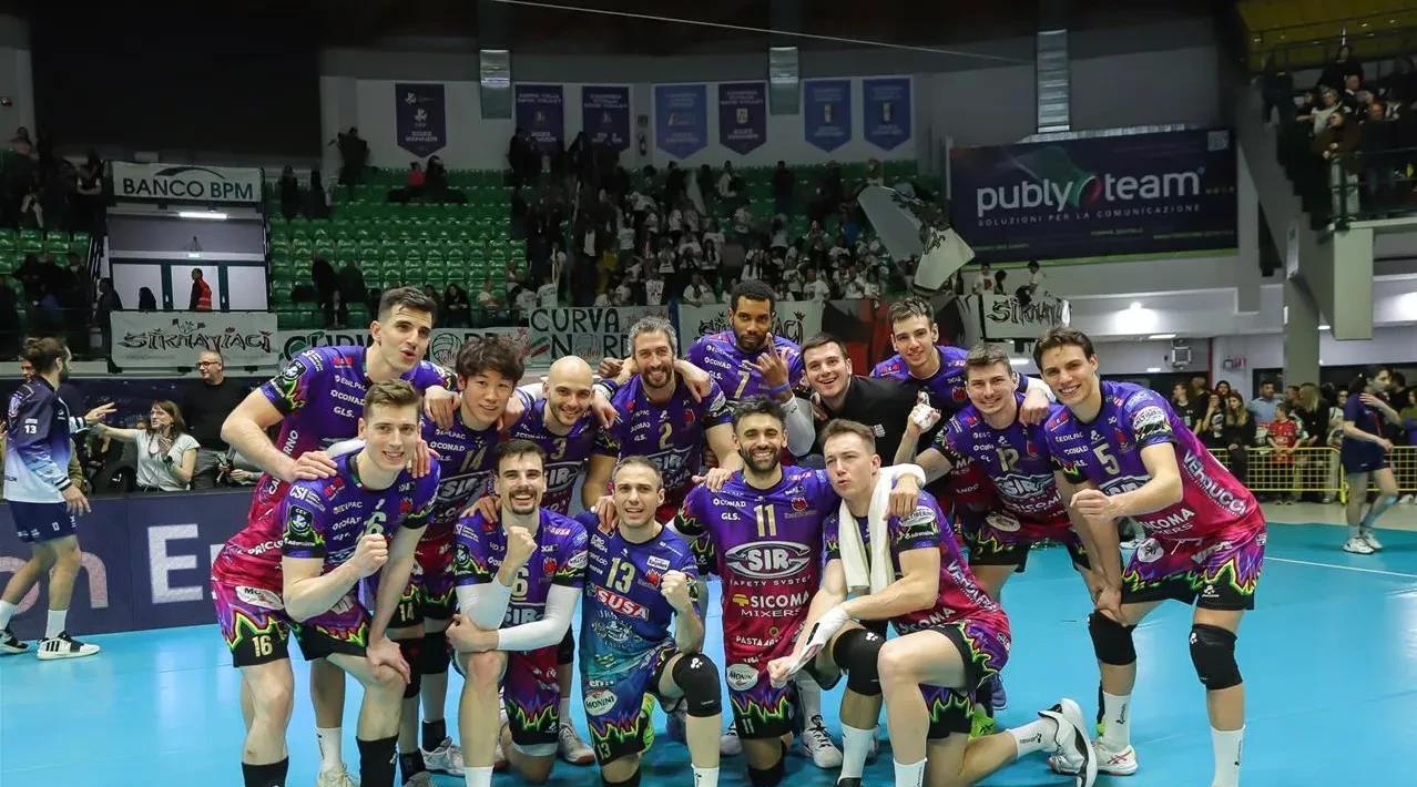 欧冠男排1/4决赛佩鲁贾3-1蒙扎 扎维尔切零封吕讷堡
3月11日，欧冠男排1/