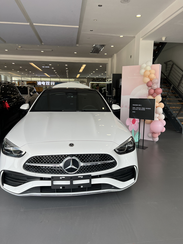 展示室里白色轿车的独特魅力
高速油耗超省 市区油耗嘎嘎高 目前行驶3000公里没