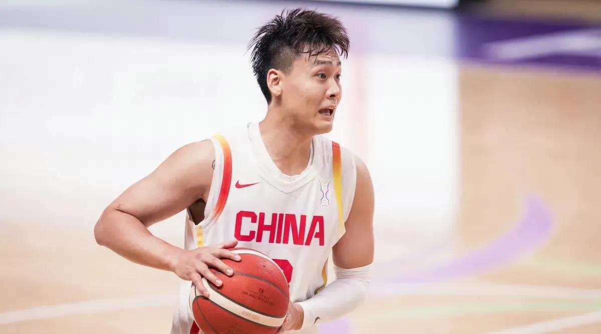 中国90-68约旦喜提男篮亚洲杯3连胜，获得C组第一的同时，提前锁定8强！
纵观