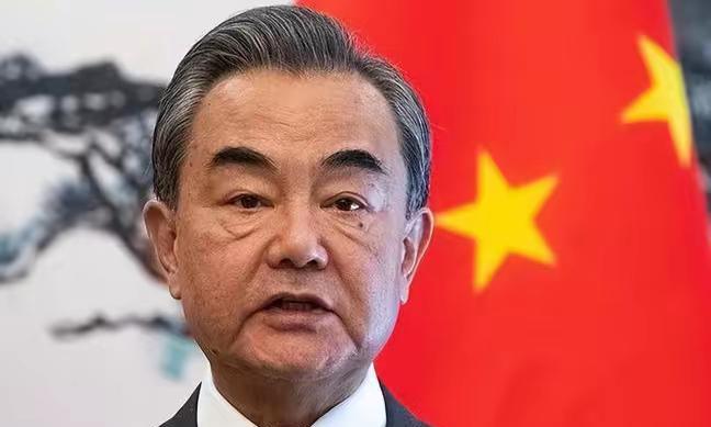 中方准备迎战，美逼中国缴罚金，开口价就是1750亿，王毅反将一军！
美国这回是真