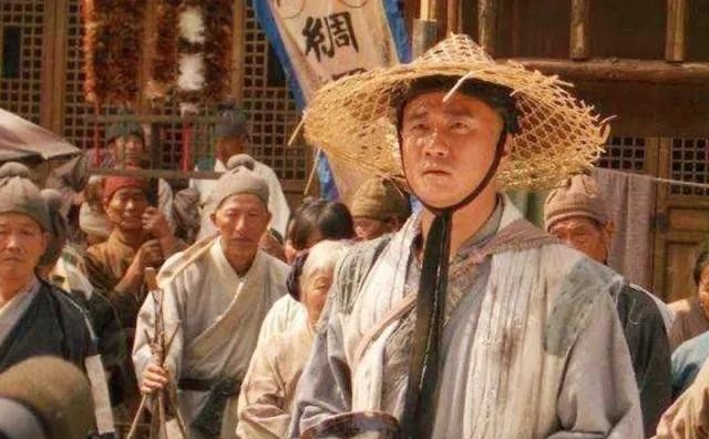 朱元璋做和尚时，发现老鼠偷食佛前香烛，便在佛像身后写了5个大字。没成想，当夜所有