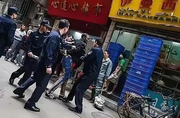 市民拍手叫好！广州全面清理三非黑人！
近日，广州展开对外国人非法入境非法居留非法